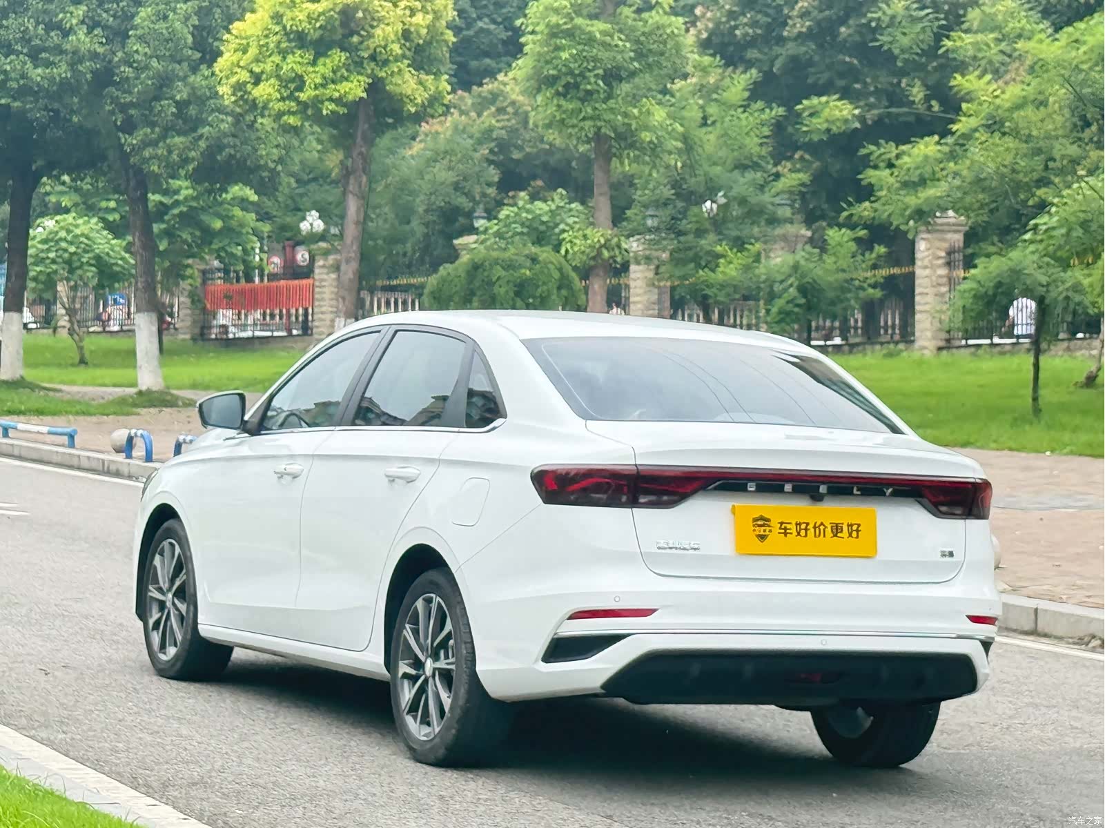 Geely Emgrand, 2024 15