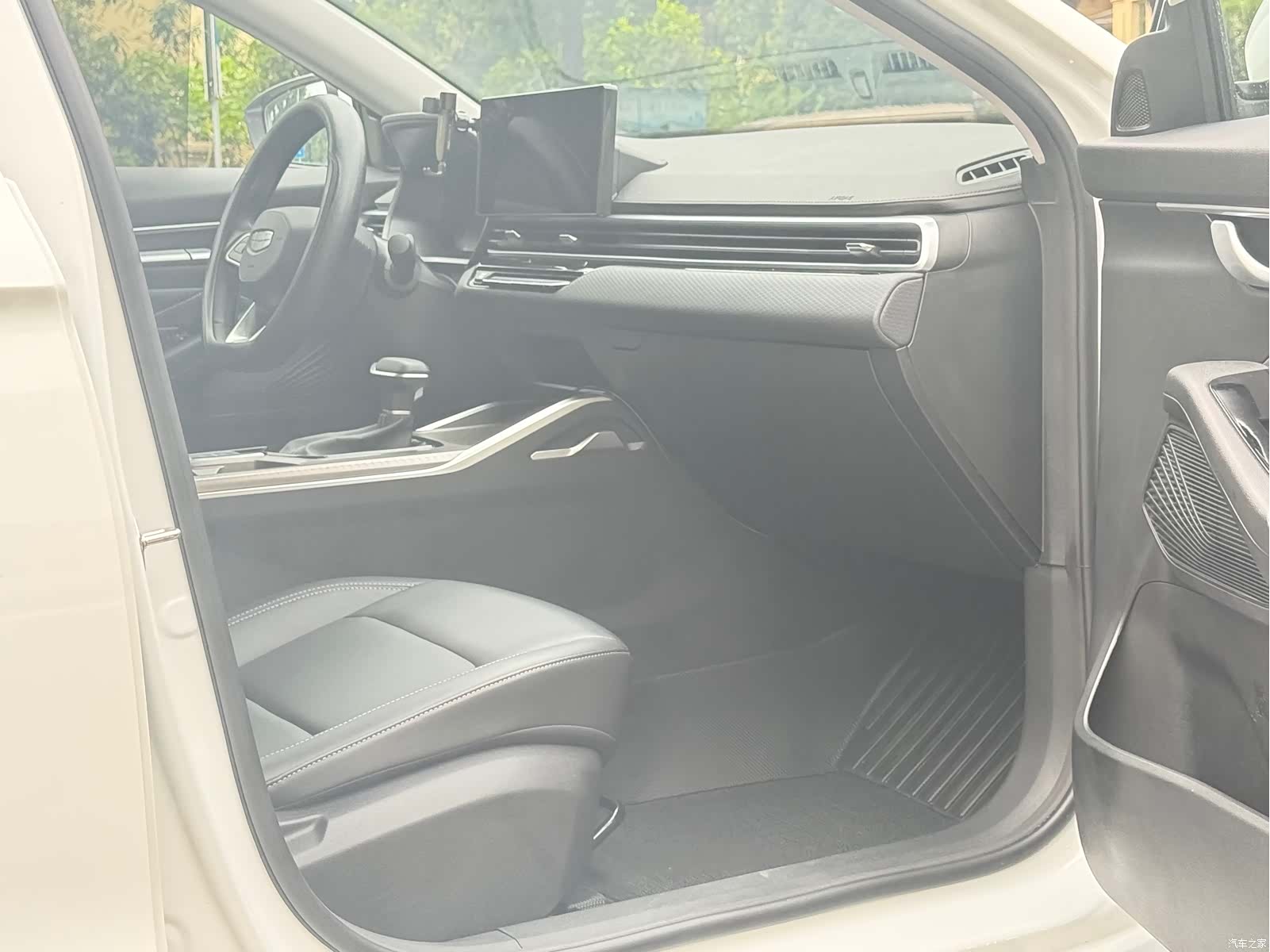 Geely Emgrand, 2024 все фото