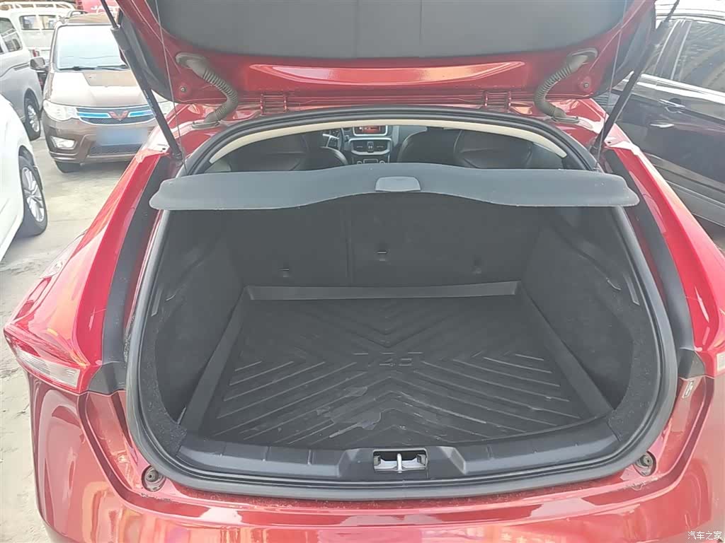 Volvo V40, 2018 19