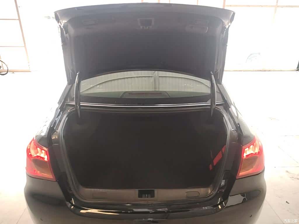 Roewe 950, 2015 19