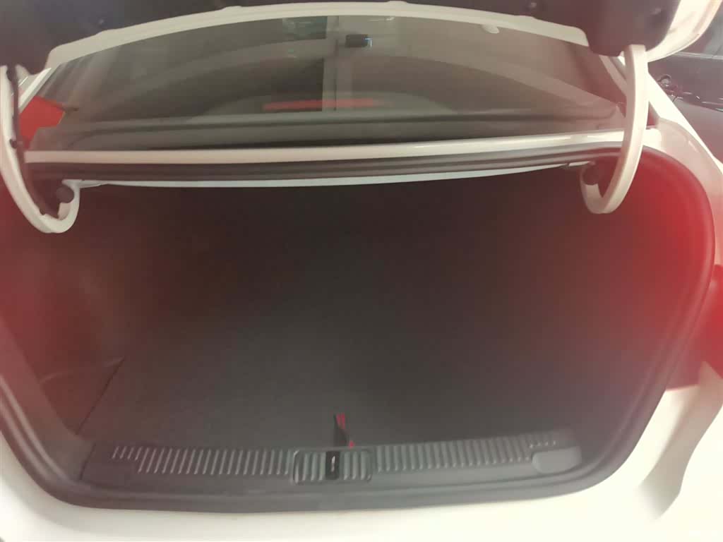 MG MG5, 2025 19