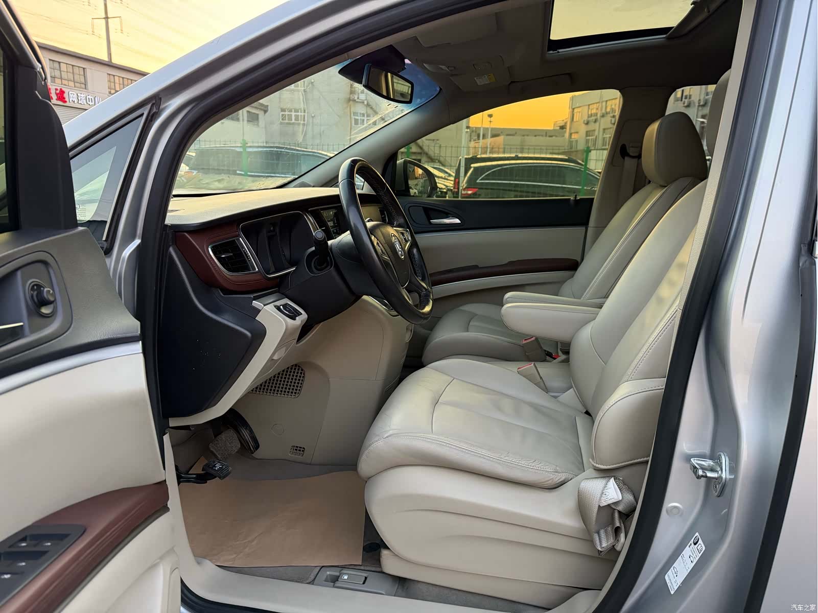 Buick GL8, 2019 19
