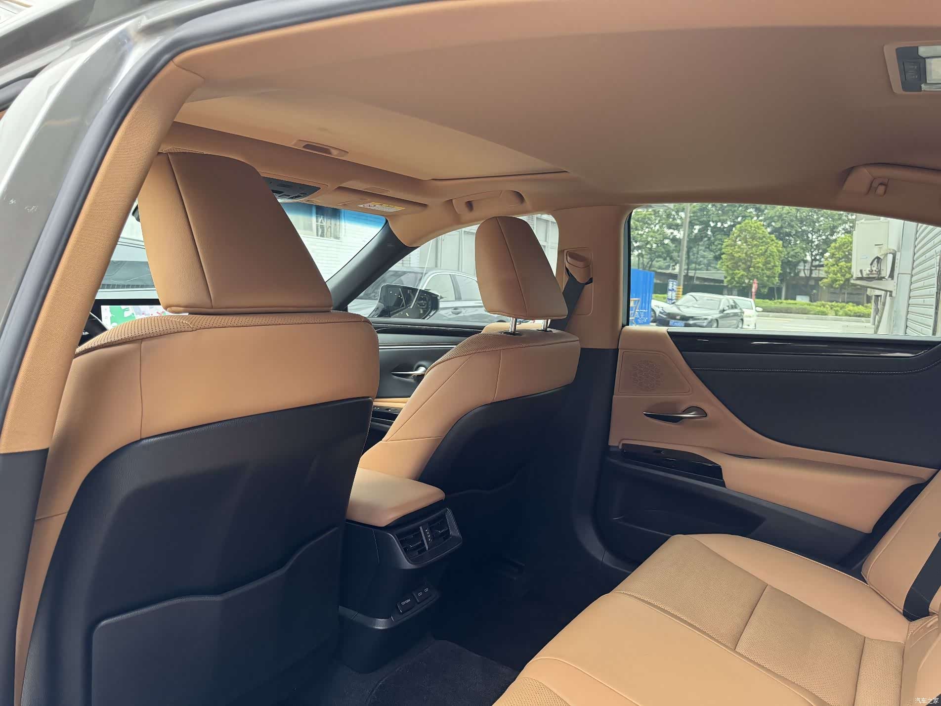 Lexus ES, 2024 6