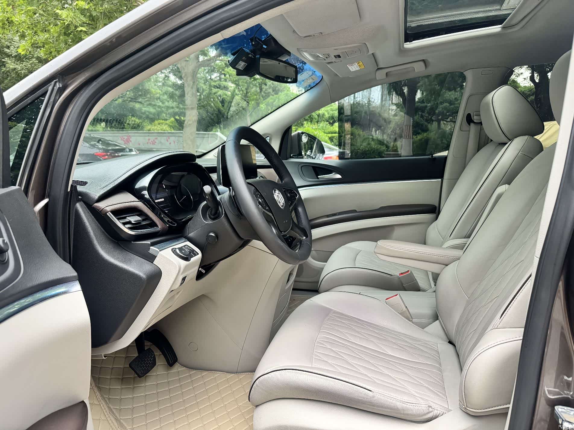 Buick GL8, 2022 13