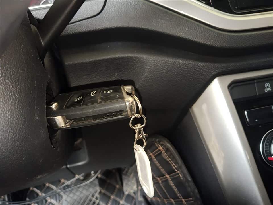 Volkswagen T-ROC exploring Songs