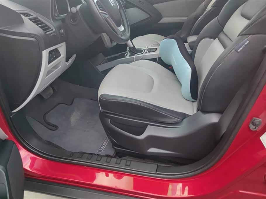 Luxgen Excellent 6 SUV