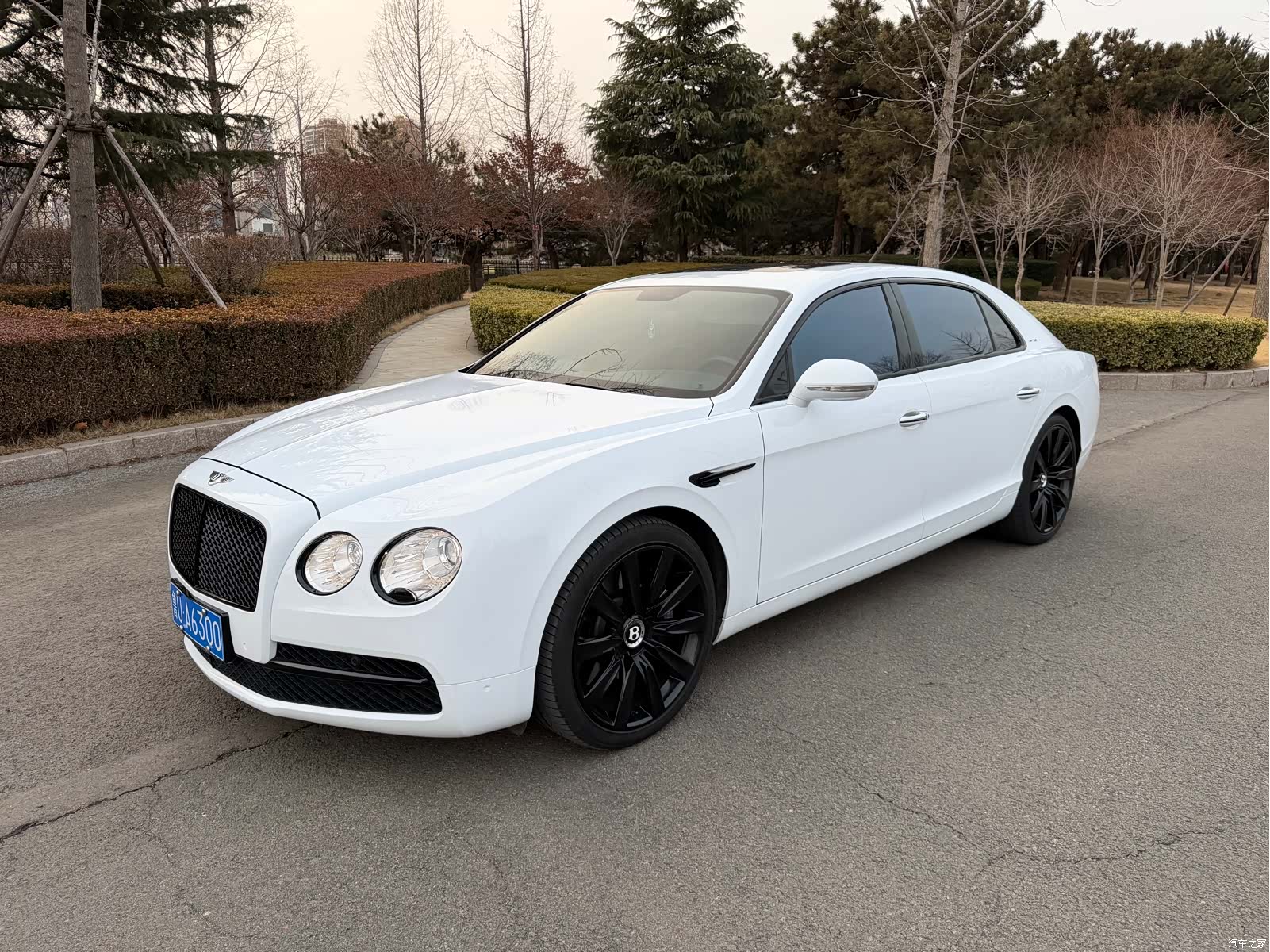 Bentley Flying Spur, 2013 1