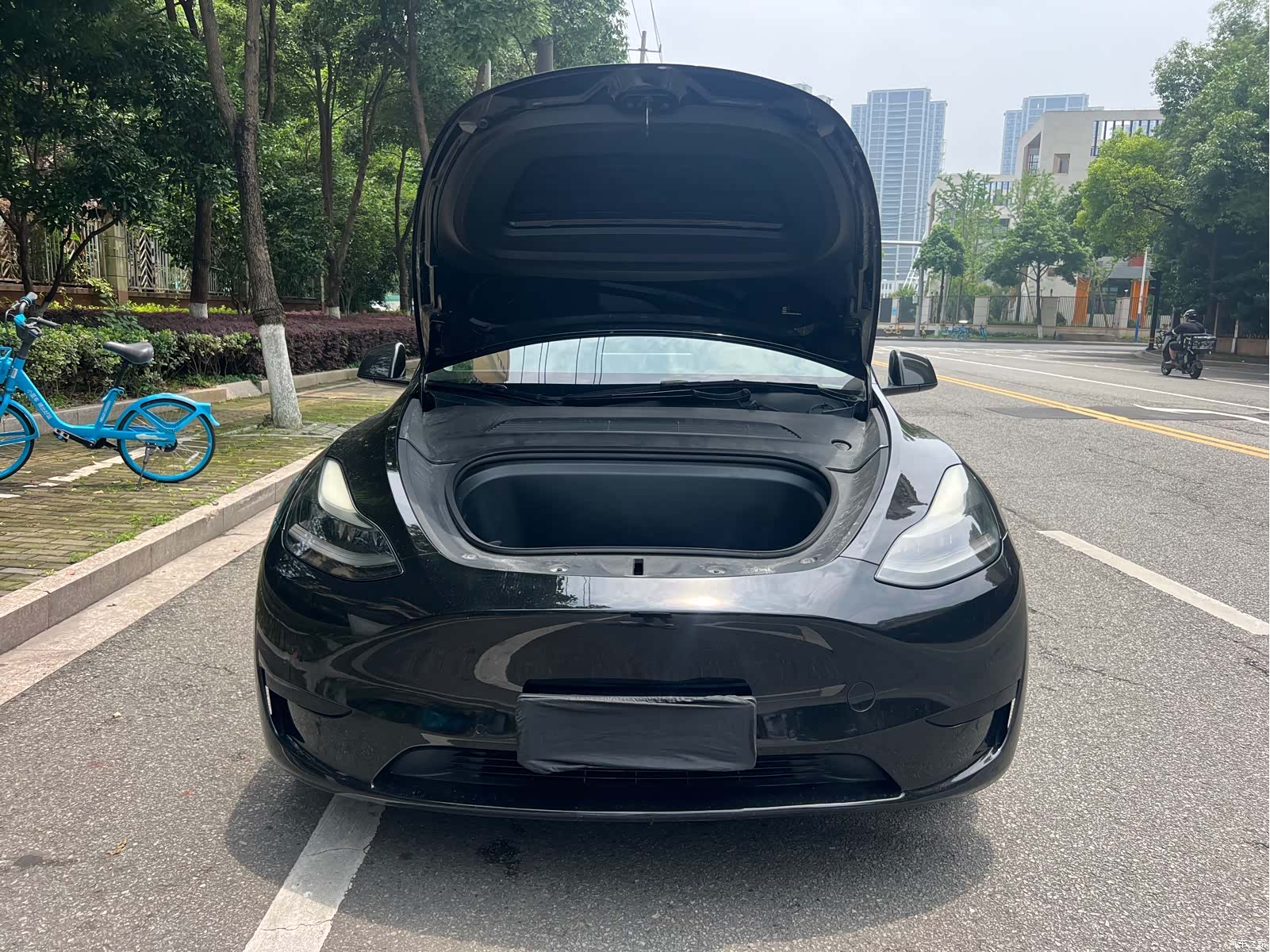 Tesla Model Y, 2022 16