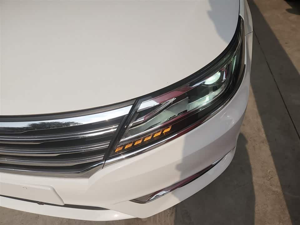 Roewe i6