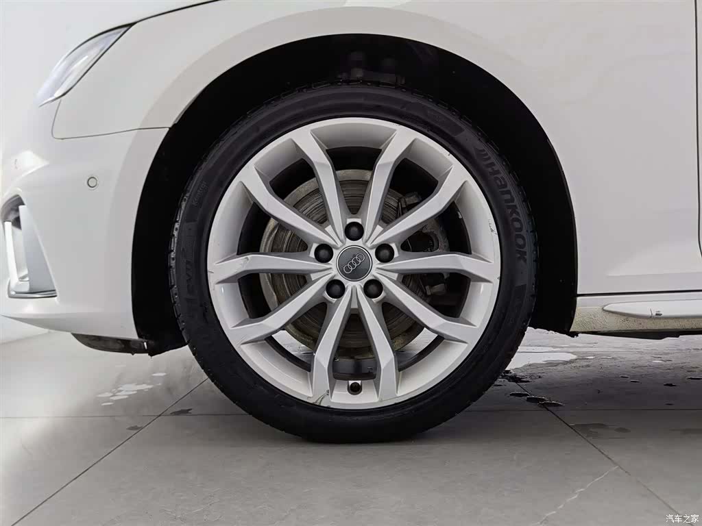 Audi A4L, 2019 17