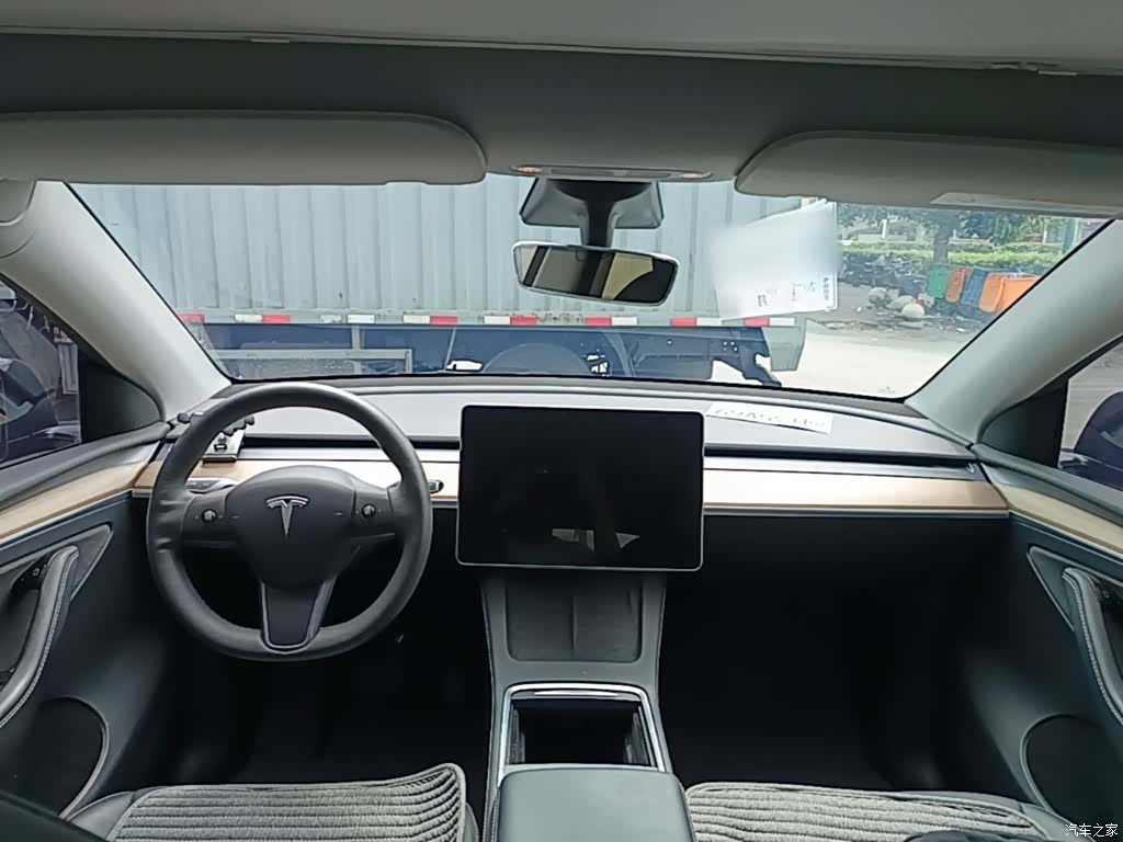 Tesla Model Y, 2021 10