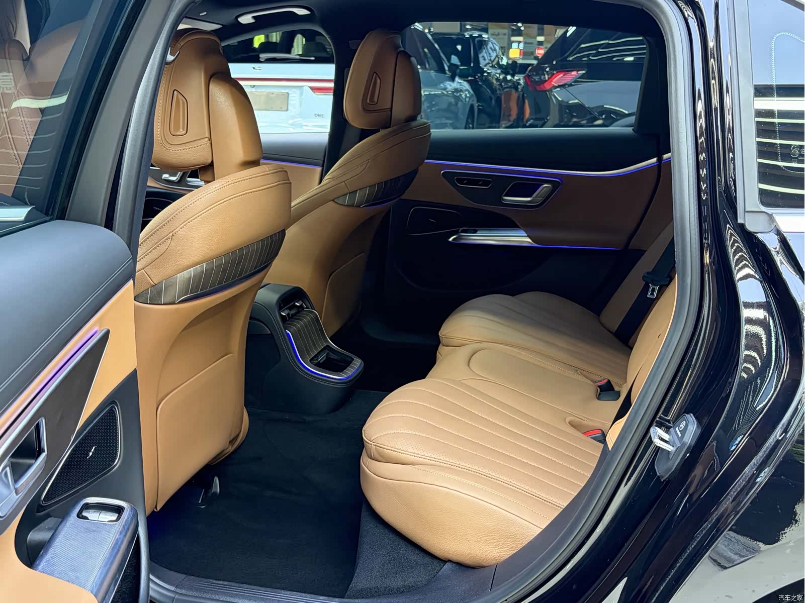 Mercedes-Benz E-Class, 2024 10