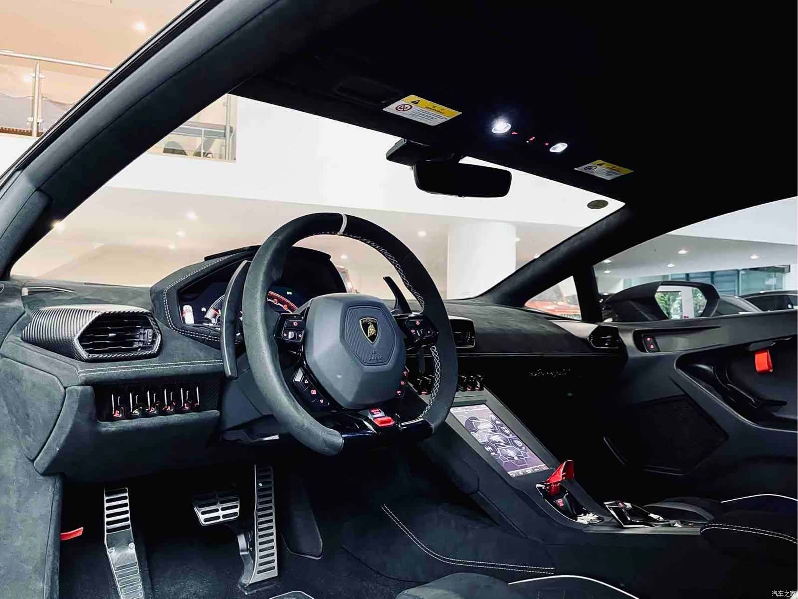 Lamborghini Huracán, 2023 4