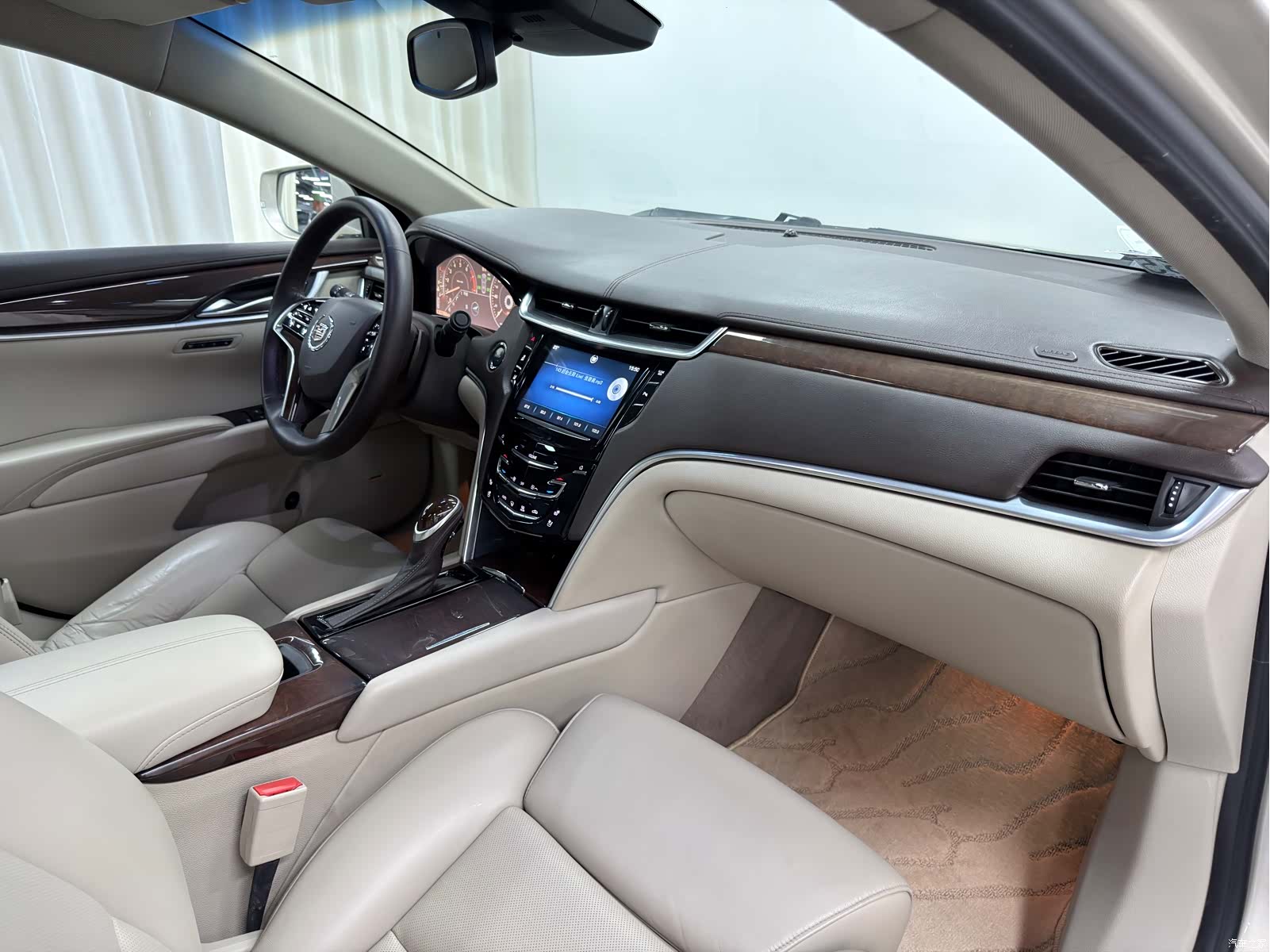 Cadillac XTS, 2013 9