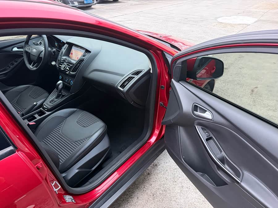 Ford Focus 2018, фото 6
