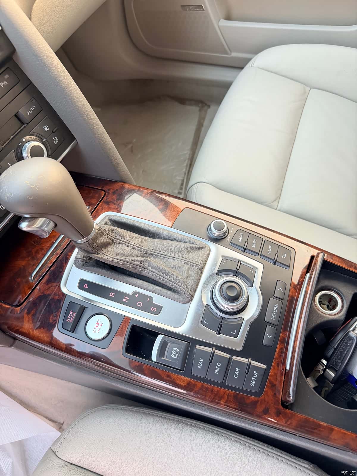 Audi A6L, 2011 15