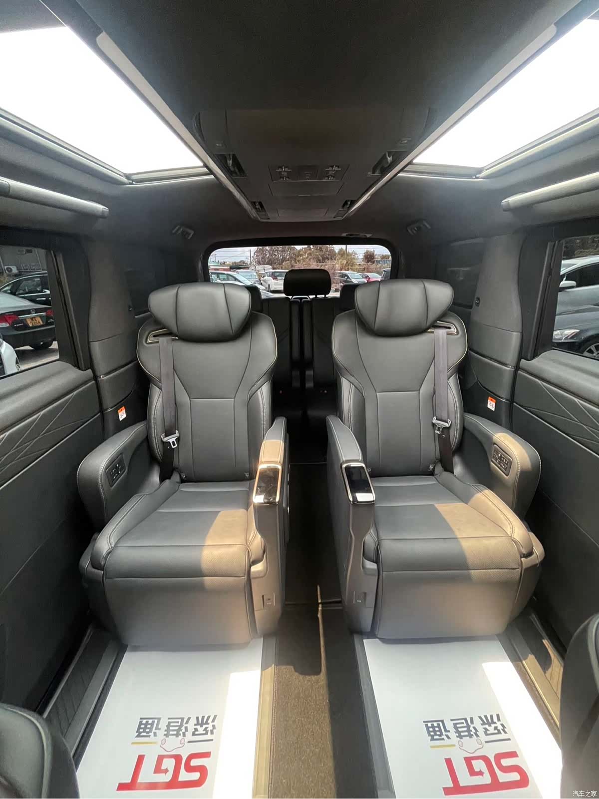 Toyota Alphard, 2025 14