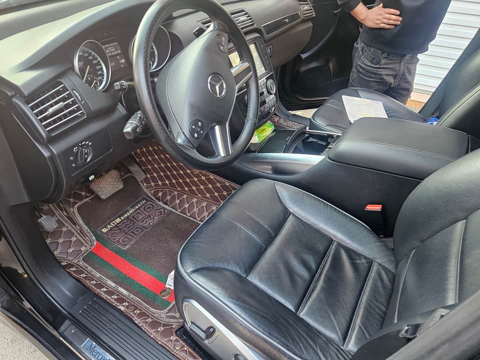 Mercedes-Benz R-class