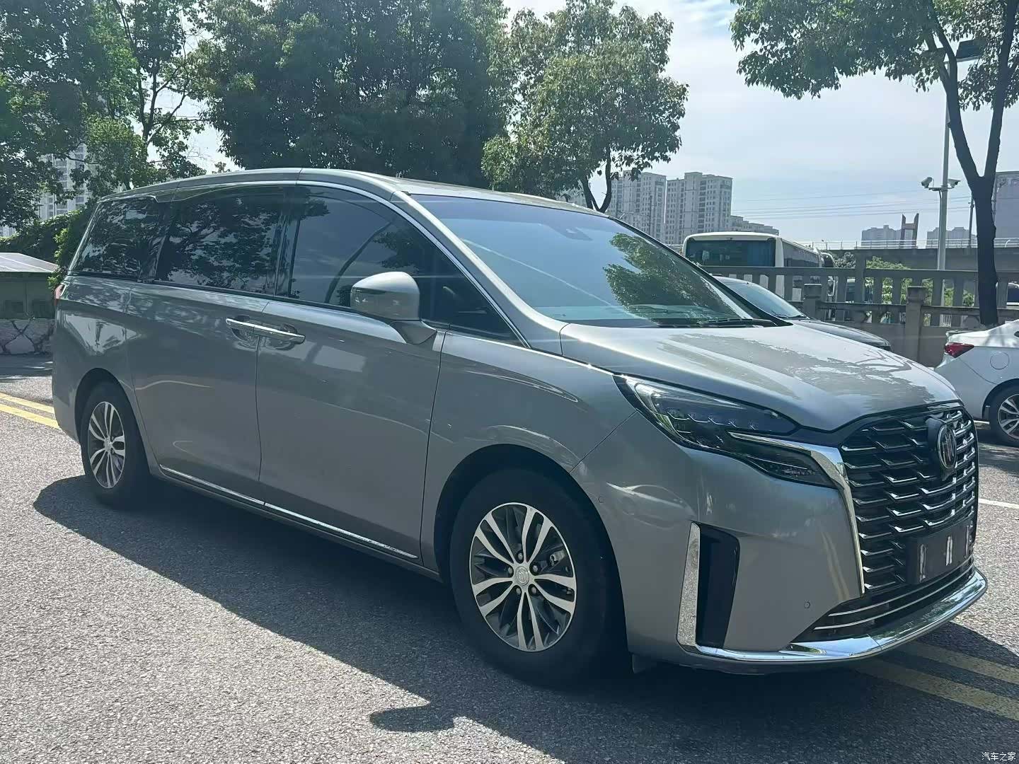 Buick GL8, 2023 2