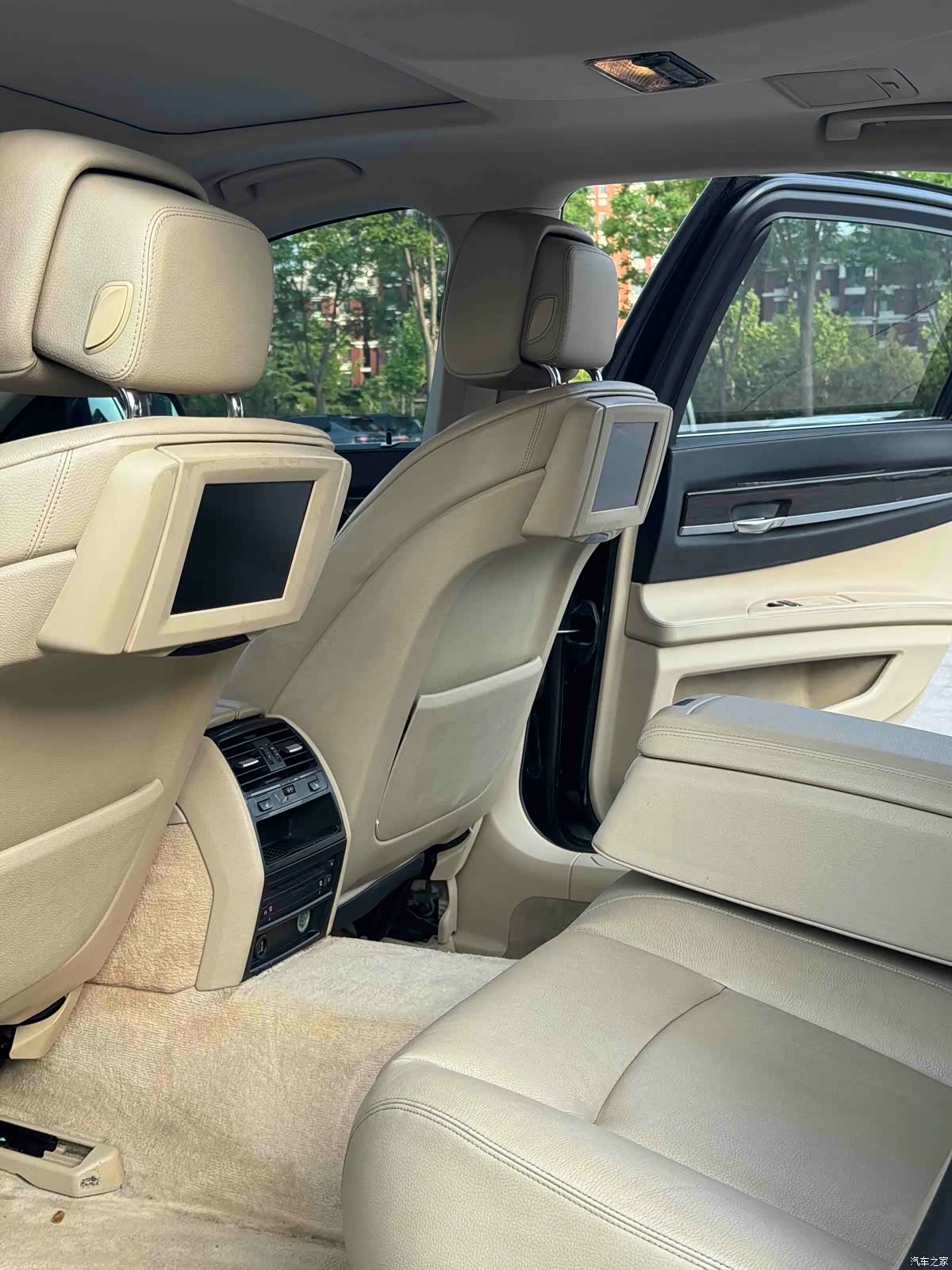 BMW 7 Series, 2011 15