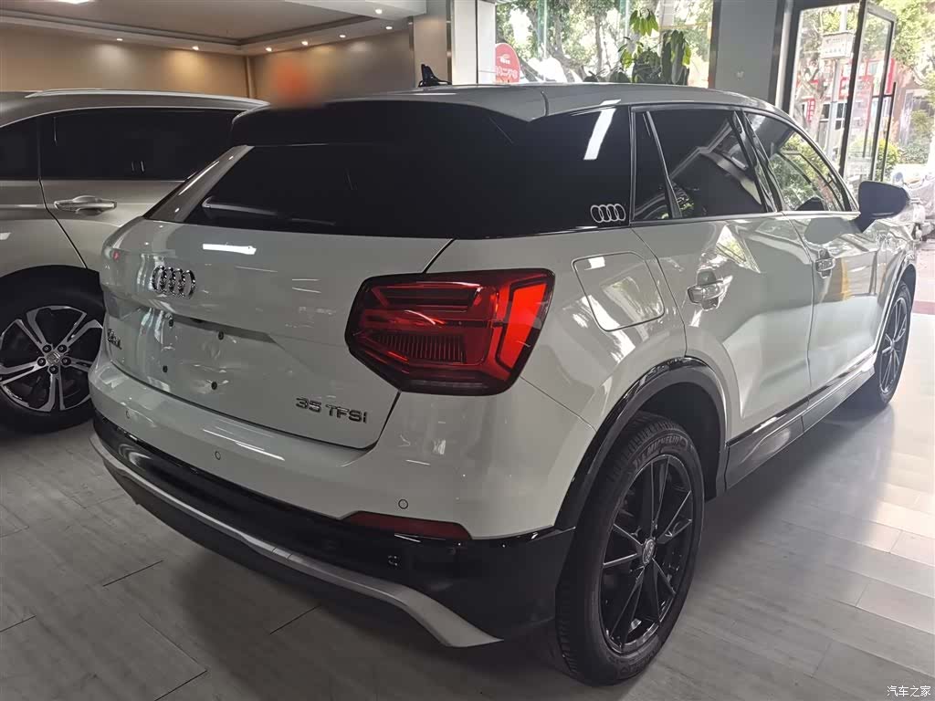Audi Q2L, 2020 11