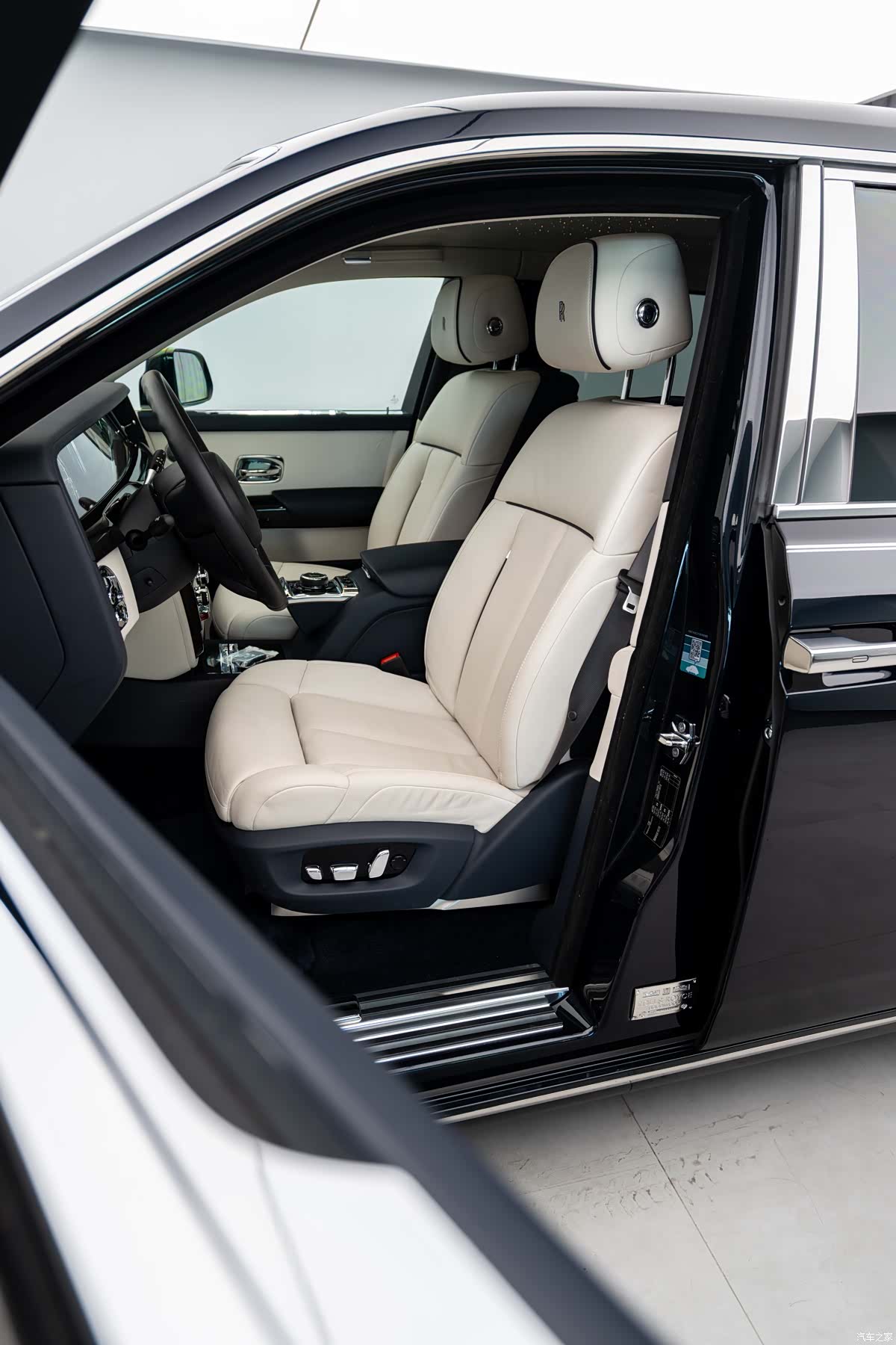 Rolls-Royce Phantom, 2020 13