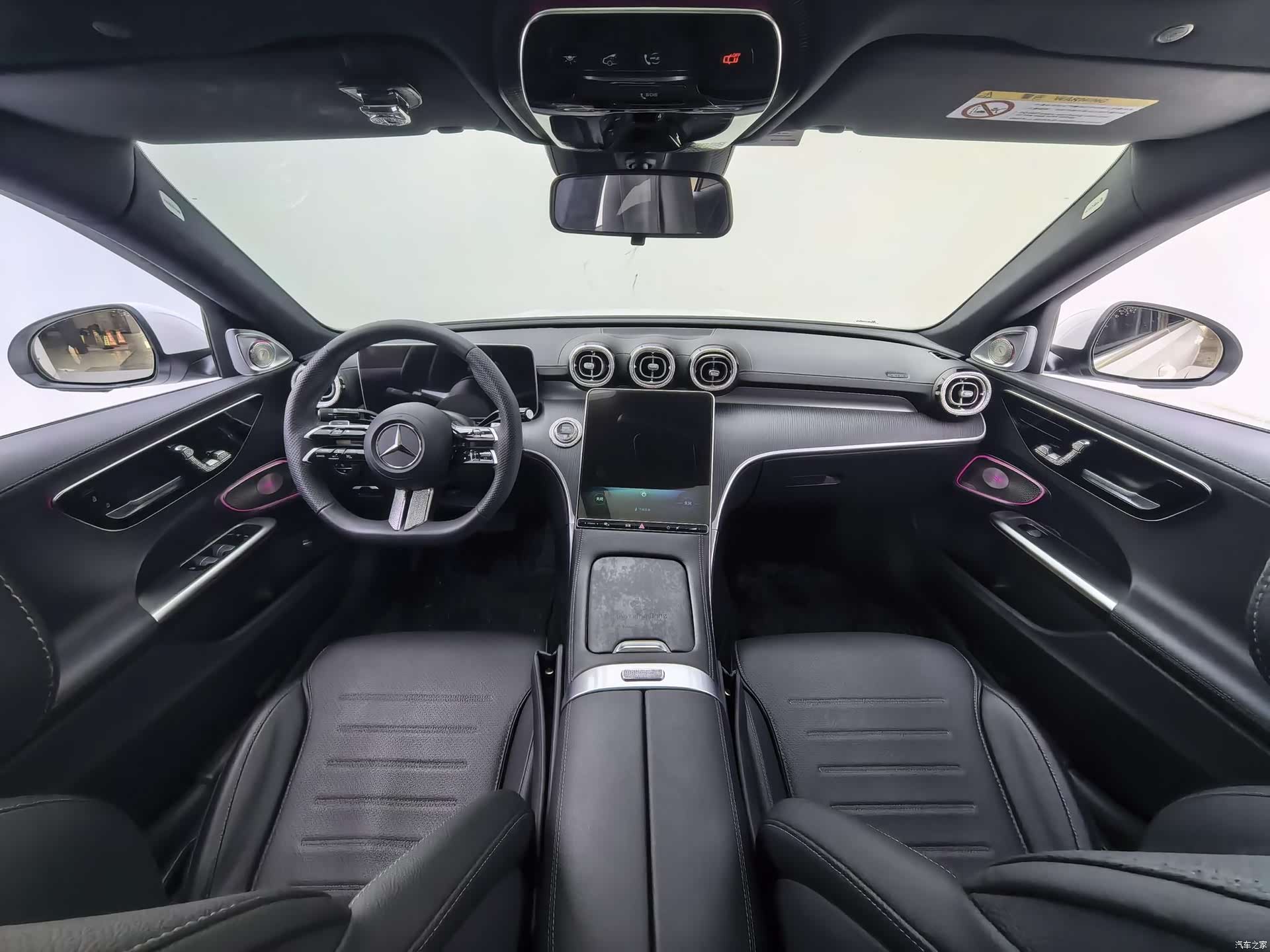 Mercedes-Benz C-Class, 2024 11