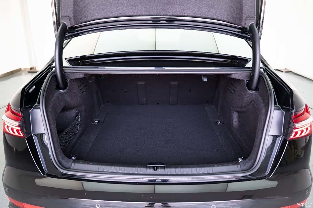 Audi A6L, 2023 8