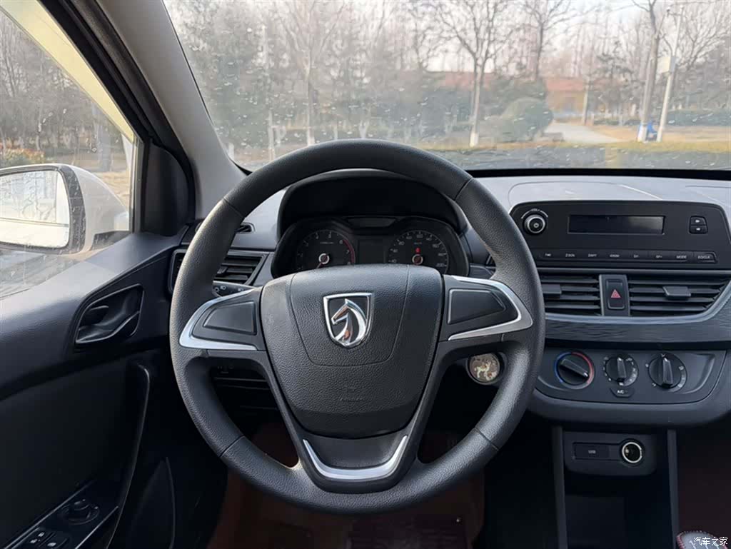 Wuling 310, 2019 6