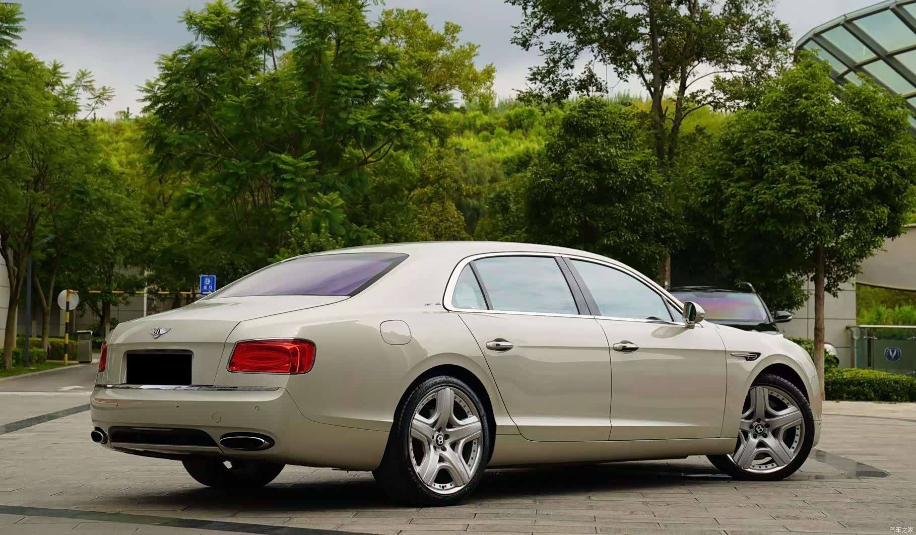 Bentley Flying Spur, 2014 8