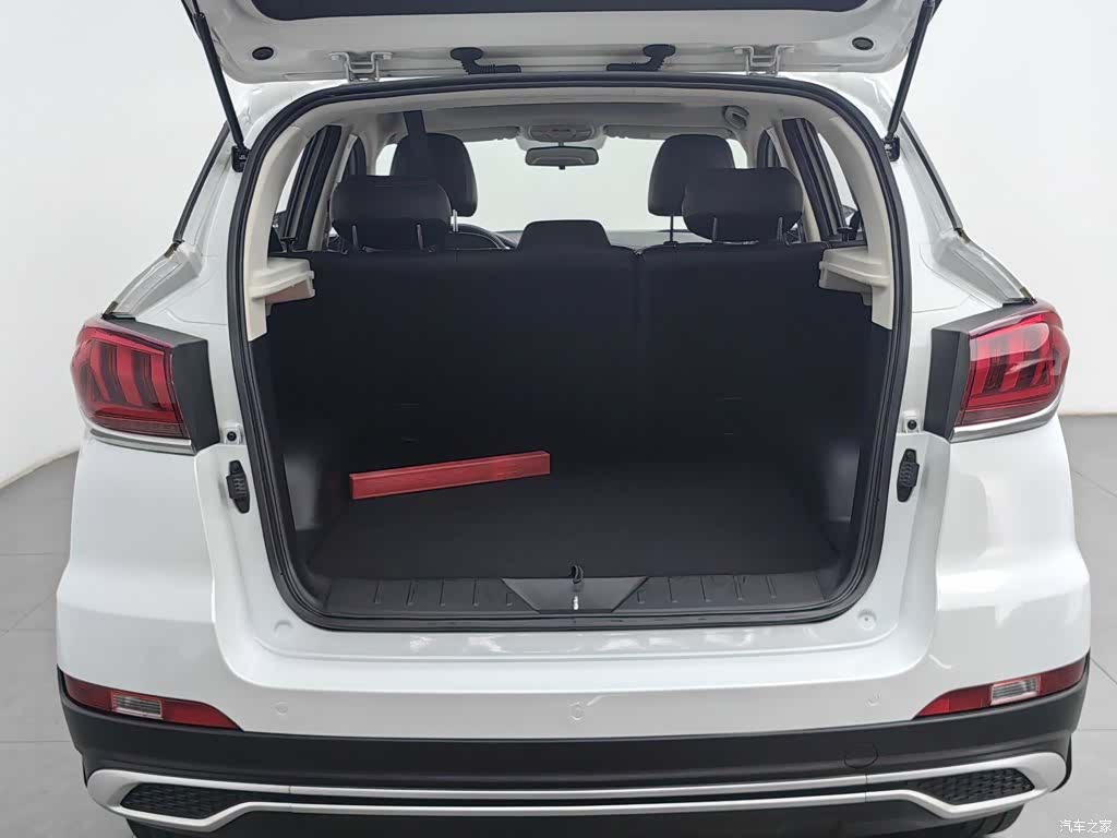 BAIC V, 2019 16