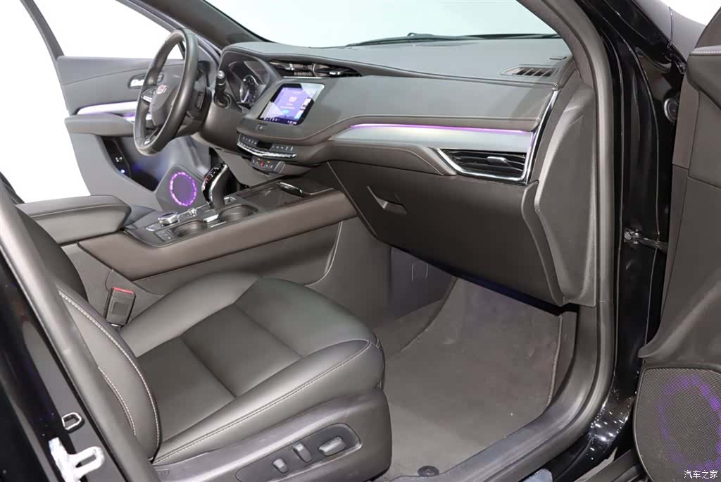 Cadillac XT4, 2022 8