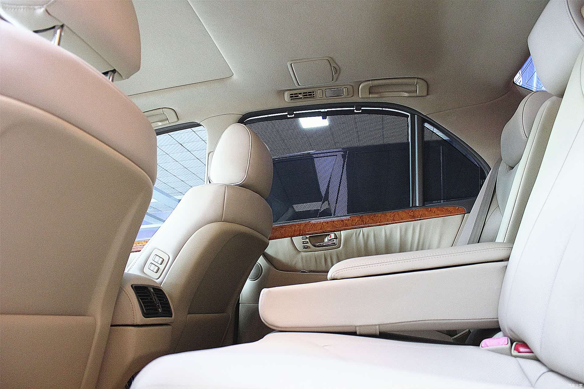Lexus LS, 2005 7