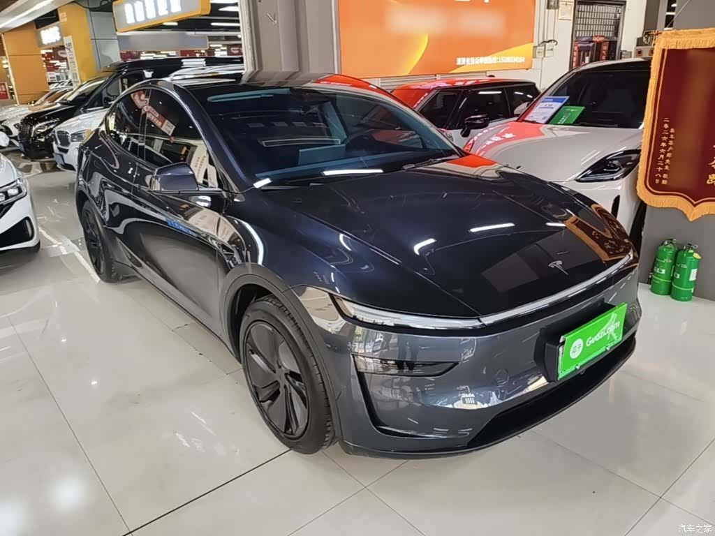 Tesla Model Y, 2025 4