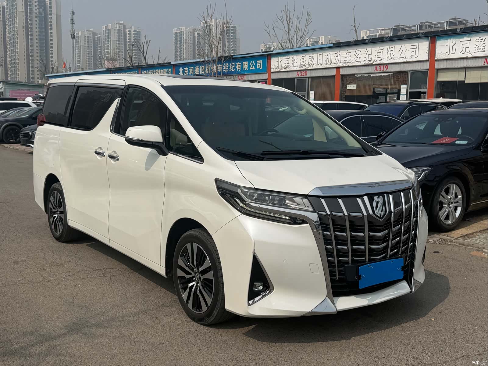Toyota Alphard, 2019 3