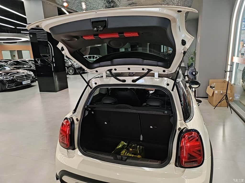 Mini Cooper, 2023 19