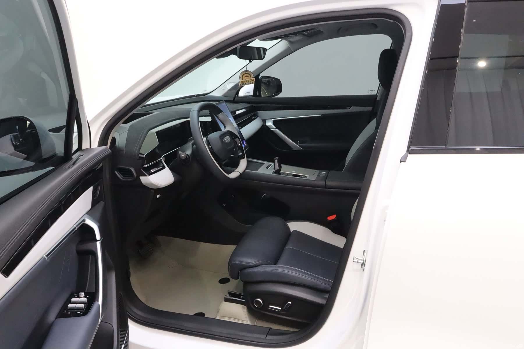 Geely Boyue, 2024 14