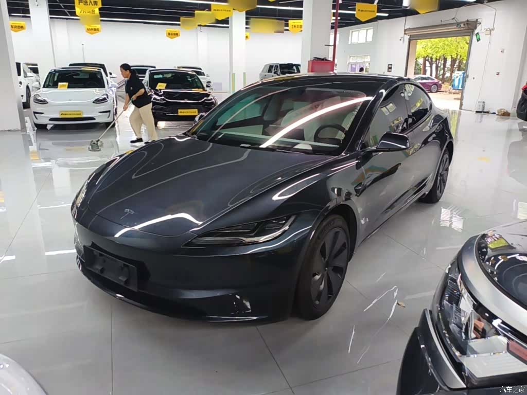 Tesla Model 3, 2025 2