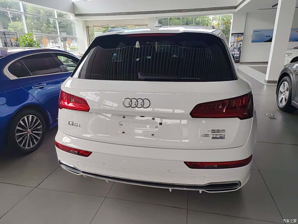 Audi Q5L, 2019 6