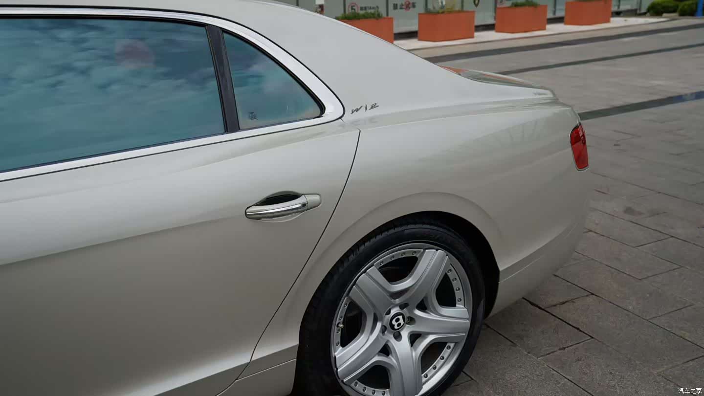 Bentley Flying Spur, 2014 9