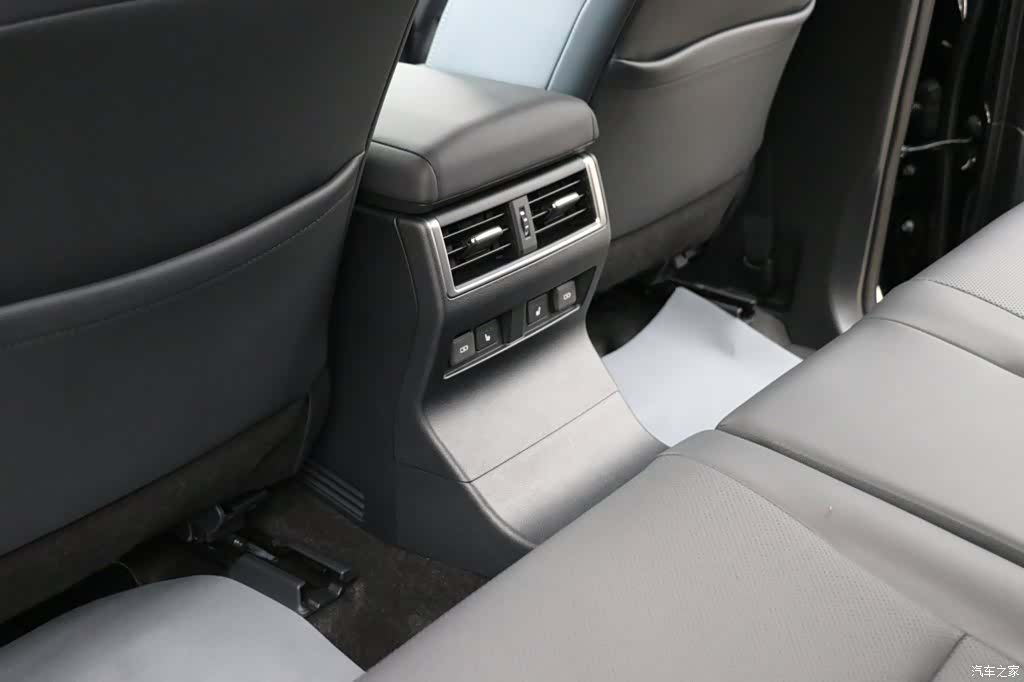 Lexus GX, 2025 19