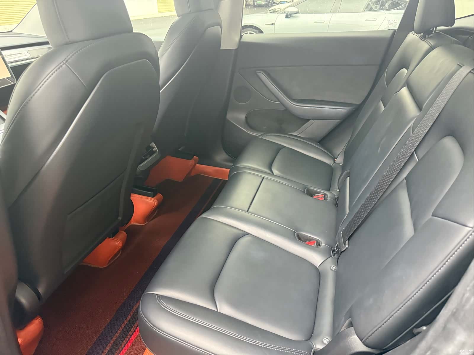 Tesla Model Y, 2024 10