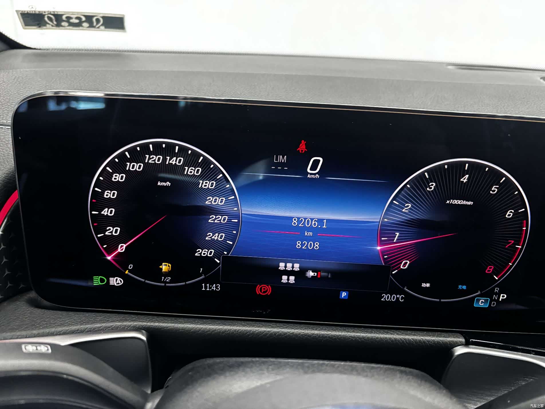 Mercedes-Benz GLB, 2025 16