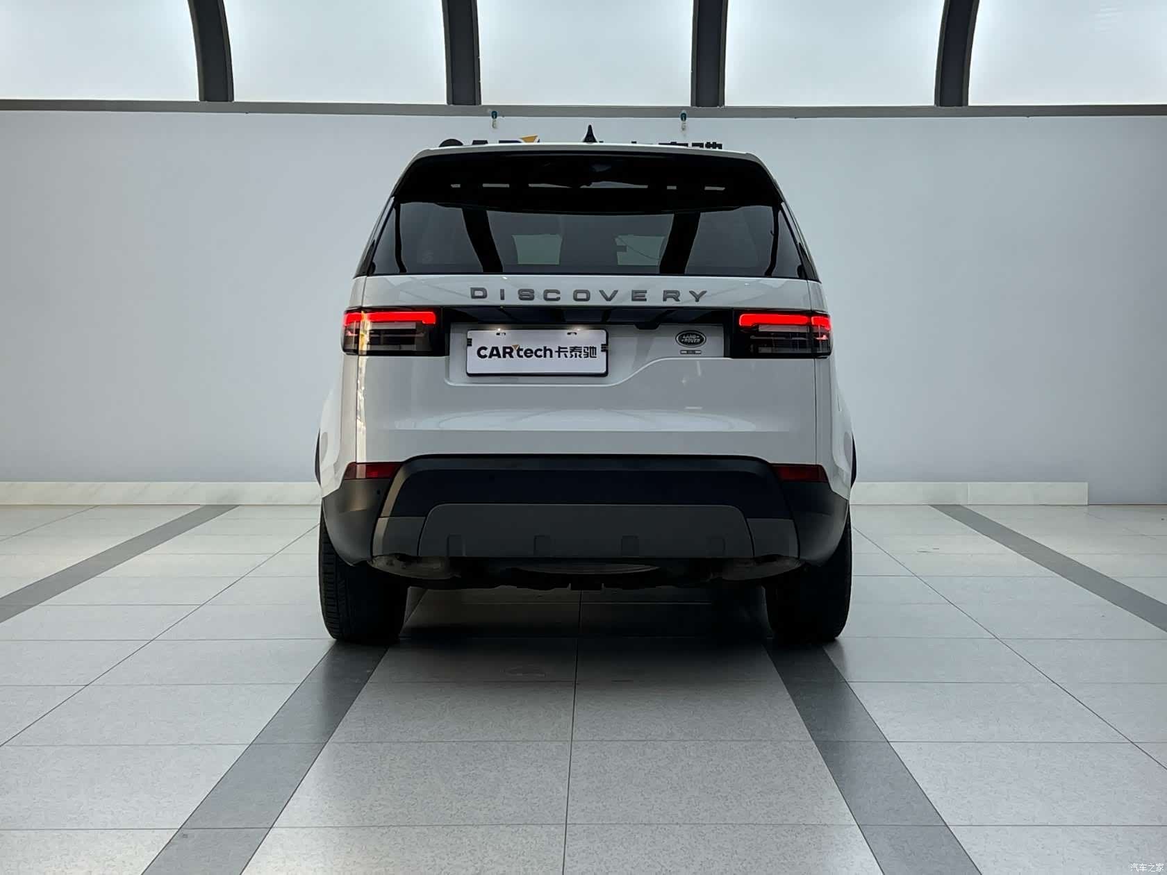 Land Rover Discovery, 2019 3