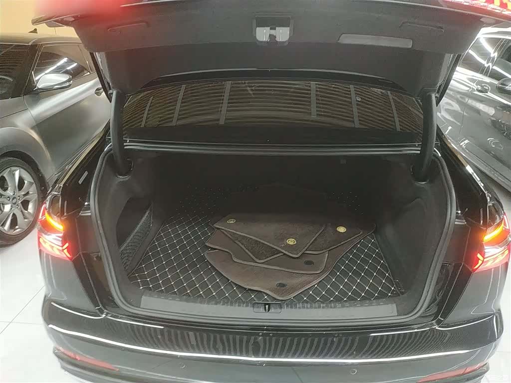 Audi A6L, 2020 12