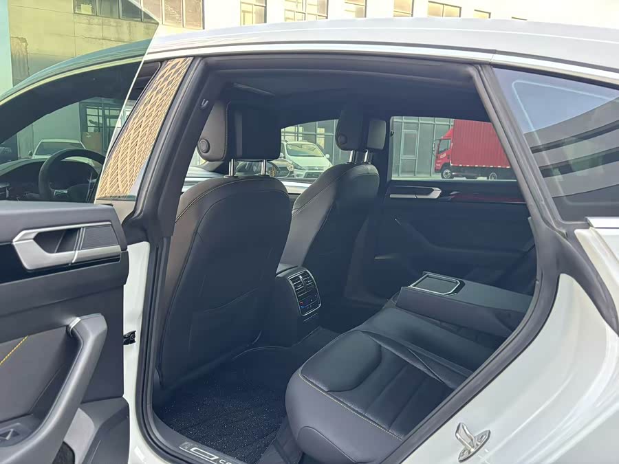 Volkswagen CC 2025, фото 6