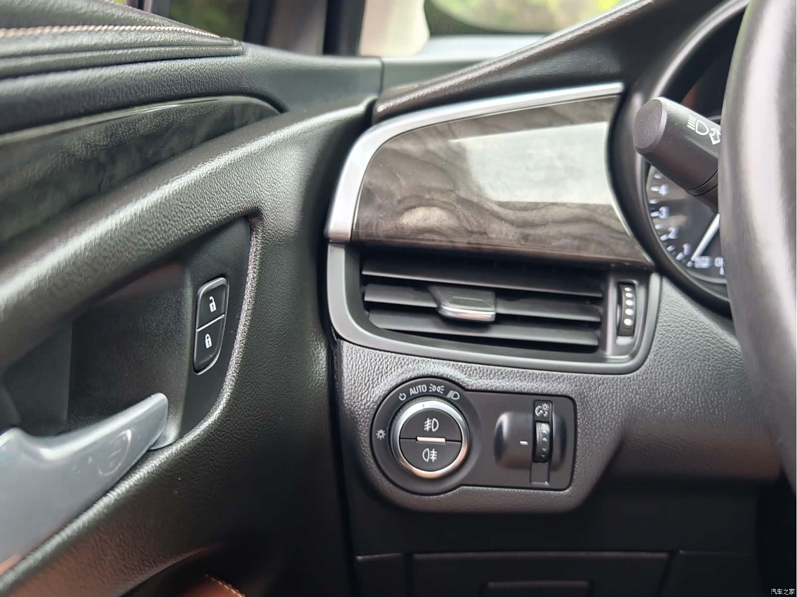 Buick Envision Plus, 2015 30
