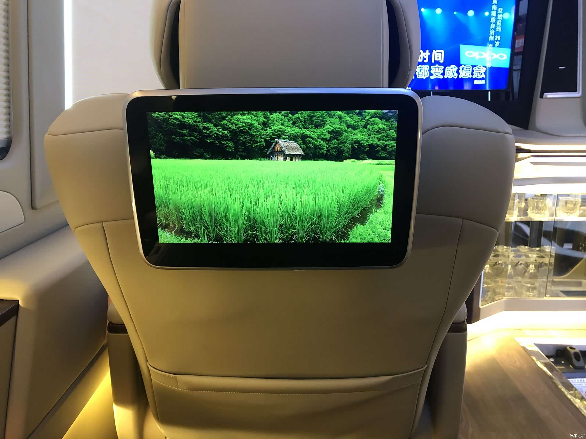 Toyota Coaster, 2019 12
