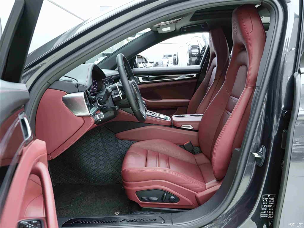 Porsche Panamera, 2023 10