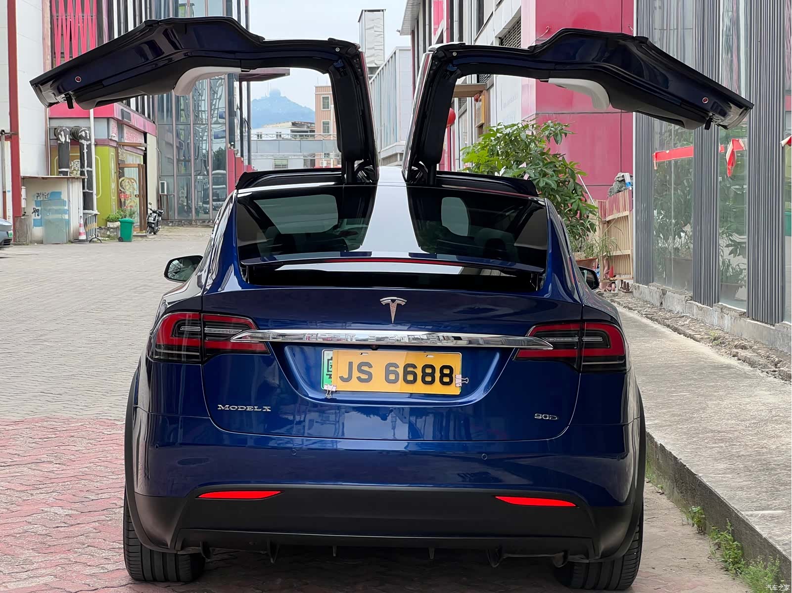 Tesla Model X, 2017 9